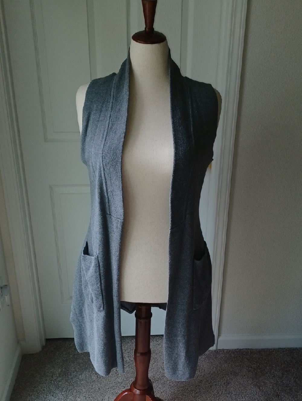 Elle Ribbed Knit Long Sleek Sleeveless Gray Cardigan Large